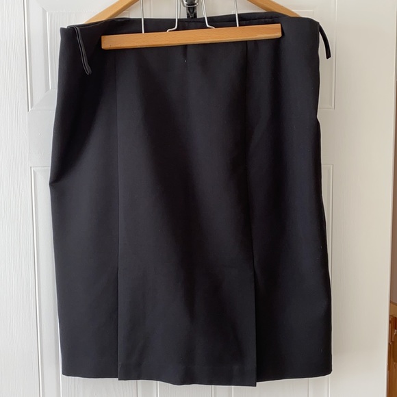 Jones Studio black midi skirt - Picture 2 of 4